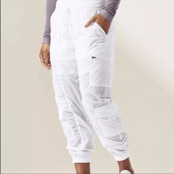 Athleta Pants - NWT Athleta Parachute Cargo Pants White Sz 6